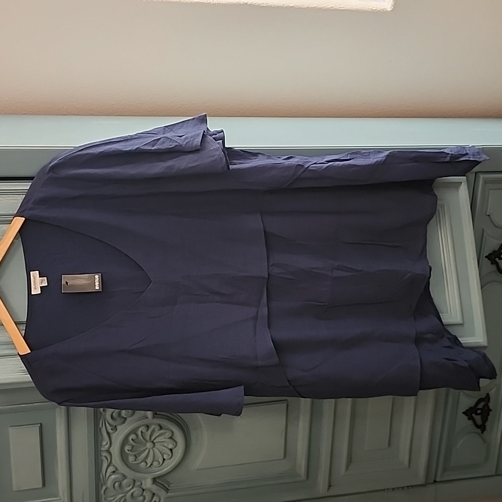 Avenue New with tags Blue tunic top Size 22/24.